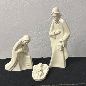 Elegant Cream Nativity Figurine Set Mikasa